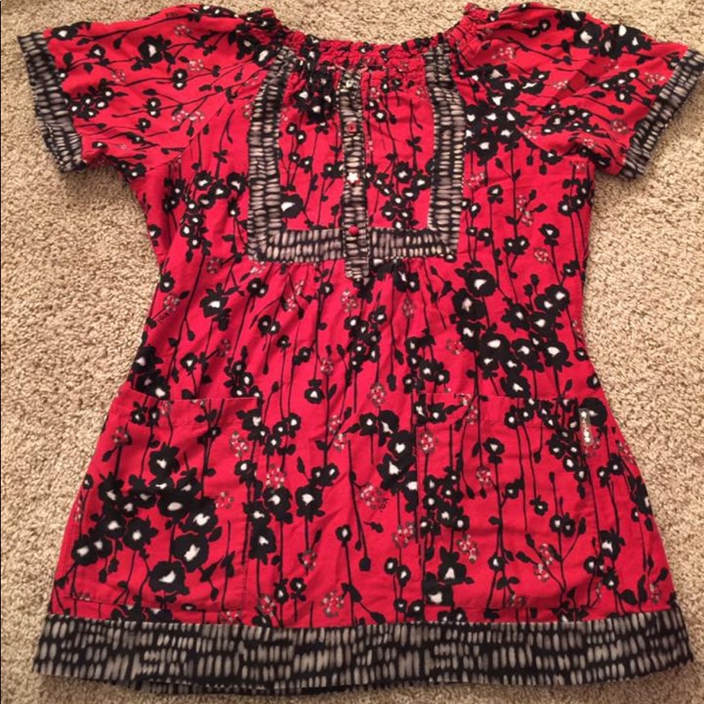 Koi scrub top size M
